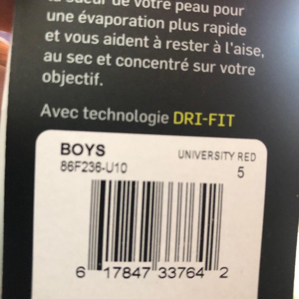 Boys NWT Nike Dry technology sweatshirt - Picture 6 of 6
